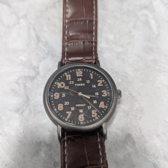 Men's Timex Indiglo Watch - Picture 3 of 5